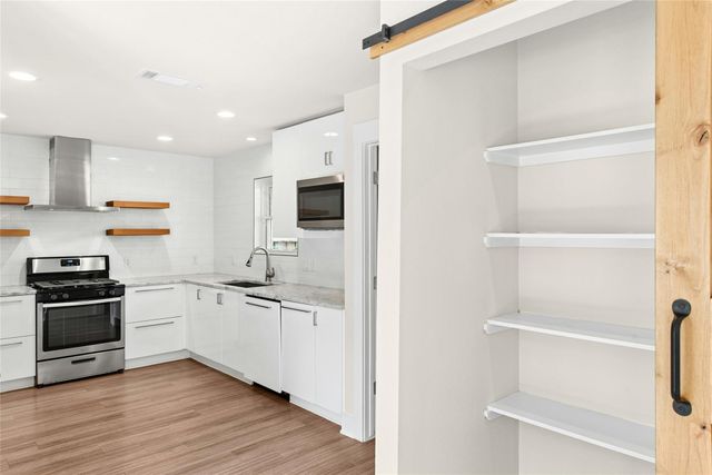 10101 Parkfield DR, Austin, TX 78758