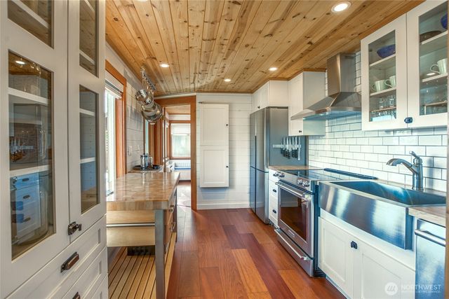 71 Olga Park Lane, Orcas Island, WA 98279