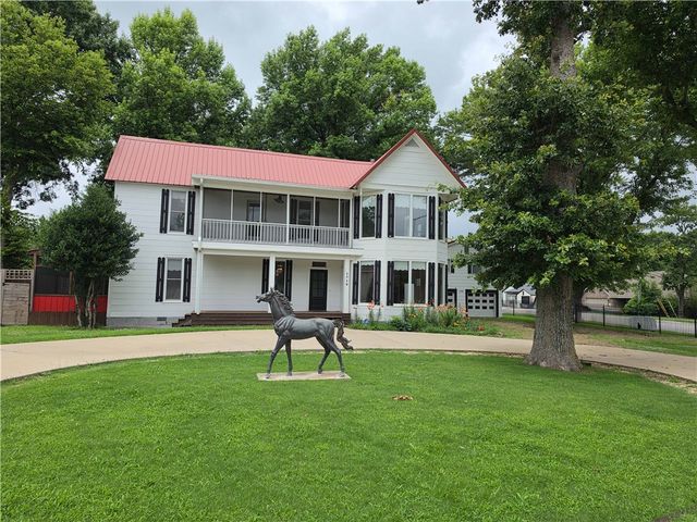 1715 Garland Avenue, Fayetteville, AR 72703
