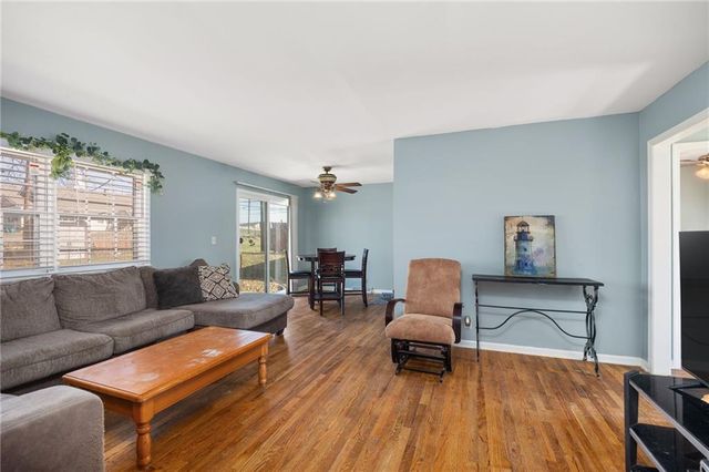 3321 Linda Lane, St Joseph, MO 64506