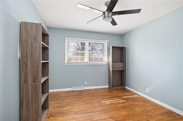 3321 Linda Lane, St Joseph, MO 64506