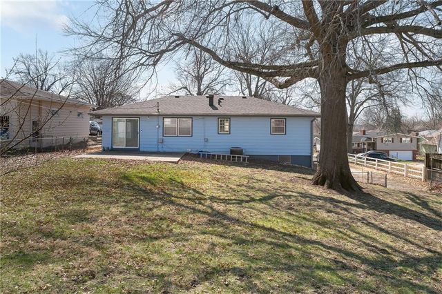 3321 Linda Lane, St Joseph, MO 64506