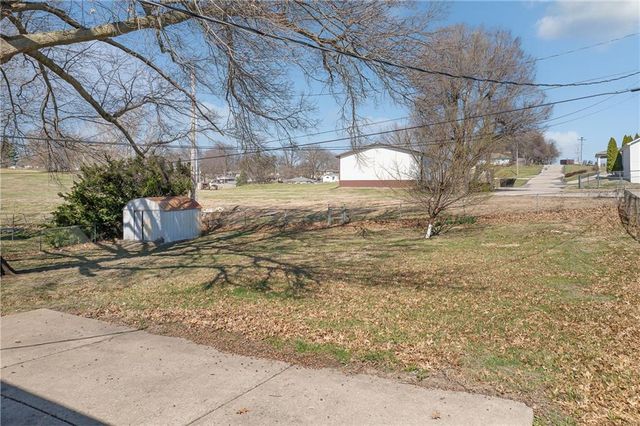 3321 Linda Lane, St Joseph, MO 64506