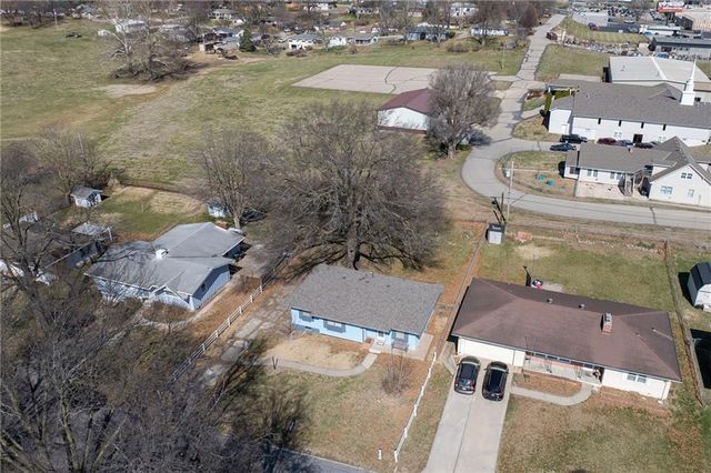 3321 Linda Lane, St Joseph, MO 64506