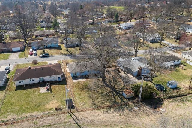 3321 Linda Lane, St Joseph, MO 64506