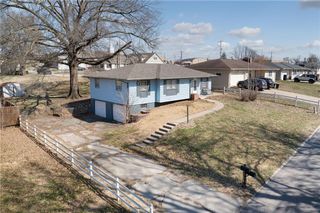 3321 Linda Lane, St Joseph, MO 64506