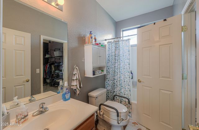 121 N SILVERWOOD Drive, Casa Grande, AZ 85122