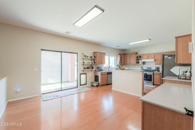 121 N SILVERWOOD Drive, Casa Grande, AZ 85122