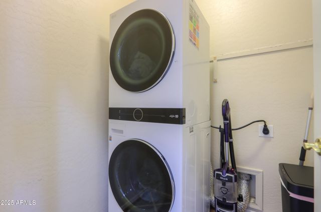 121 N SILVERWOOD Drive, Casa Grande, AZ 85122