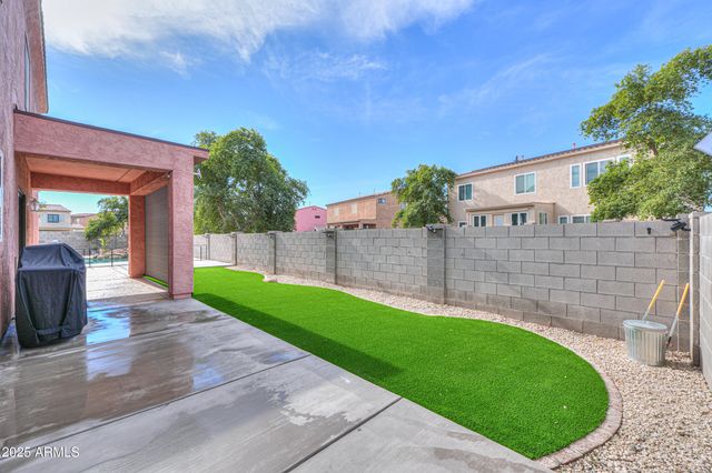 121 N SILVERWOOD Drive, Casa Grande, AZ 85122