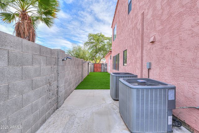 121 N SILVERWOOD Drive, Casa Grande, AZ 85122