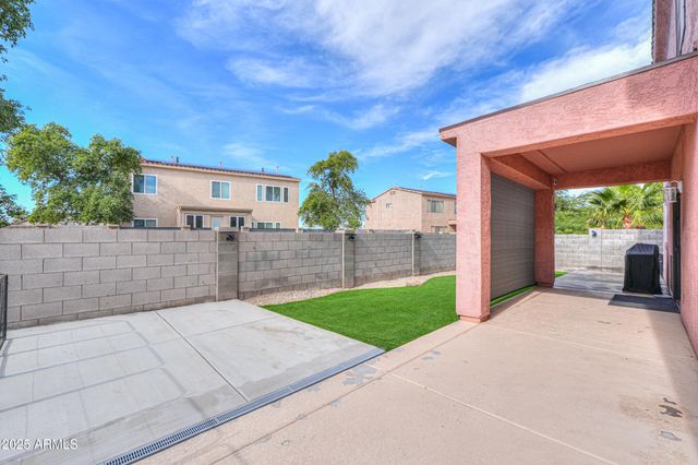 121 N SILVERWOOD Drive, Casa Grande, AZ 85122