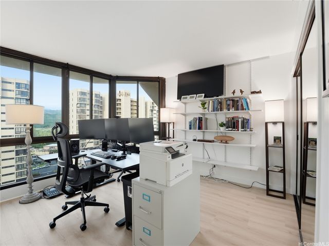 5080 Likini Street 1213, Honolulu, HI 96818