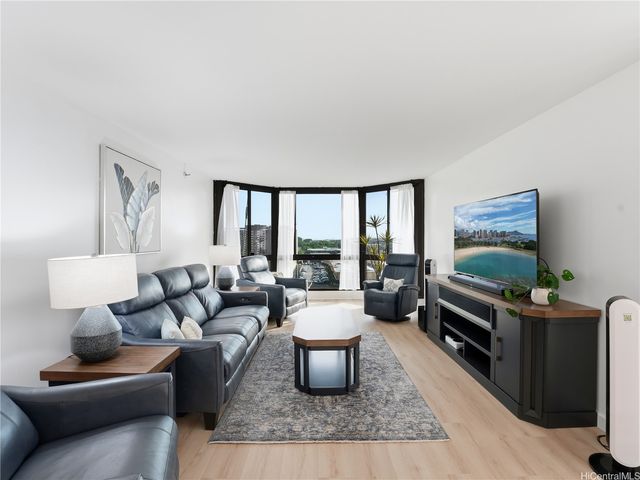 5080 Likini Street 1213, Honolulu, HI 96818