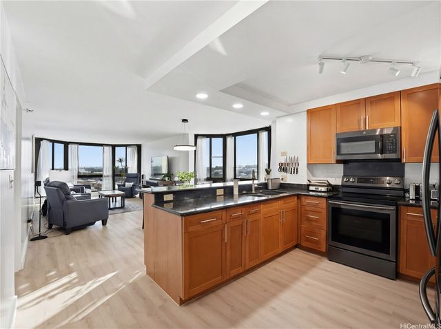 5080 Likini Street 1213, Honolulu, HI 96818