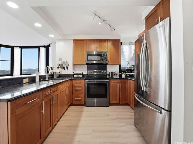 5080 Likini Street 1213, Honolulu, HI 96818