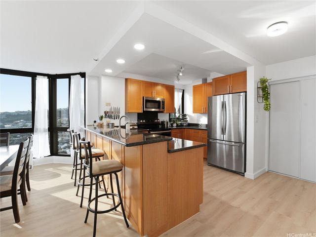 5080 Likini Street 1213, Honolulu, HI 96818