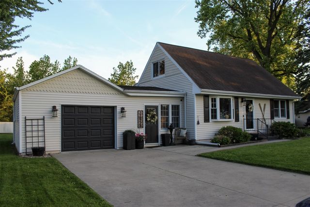 22555 Diamond Cove Street, Cassopolis, MI 49031
