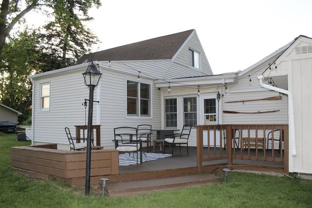 22555 Diamond Cove Street, Cassopolis, MI 49031