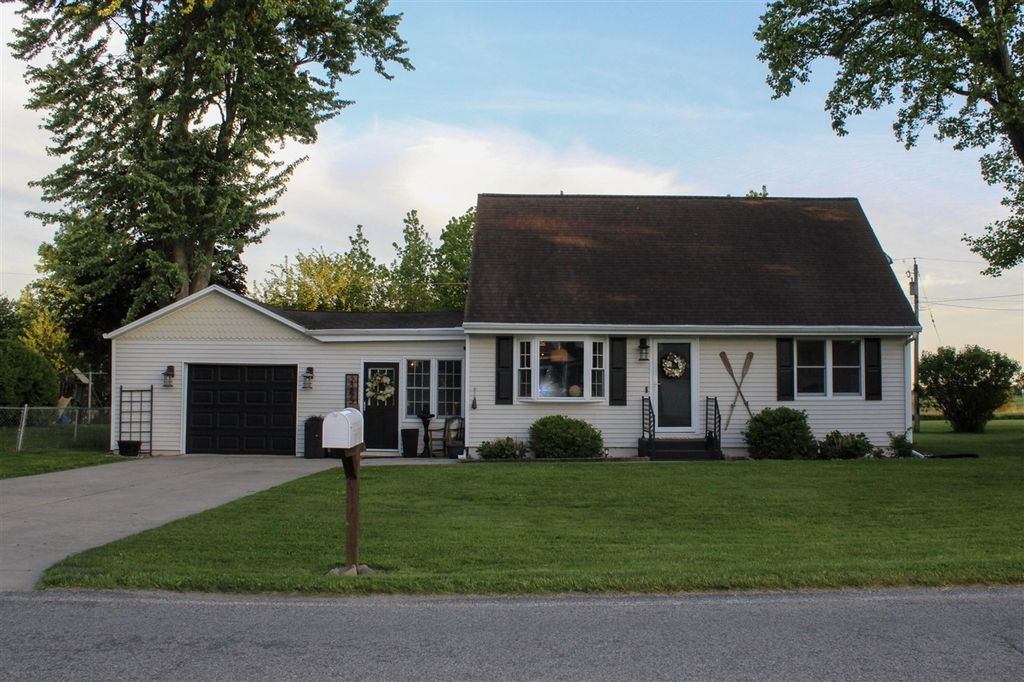 22555 Diamond Cove Street, Cassopolis, MI 49031