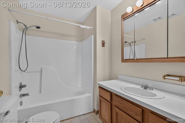 9696 Sawgrass Court 6, Belleville, MI 48111