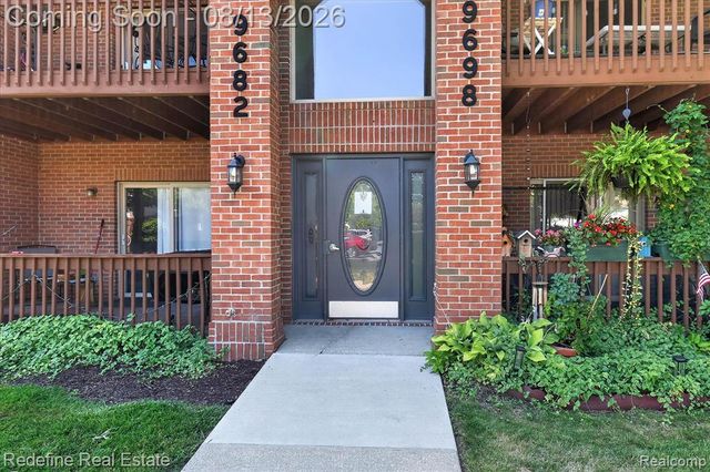 9696 Sawgrass Court 6, Belleville, MI 48111