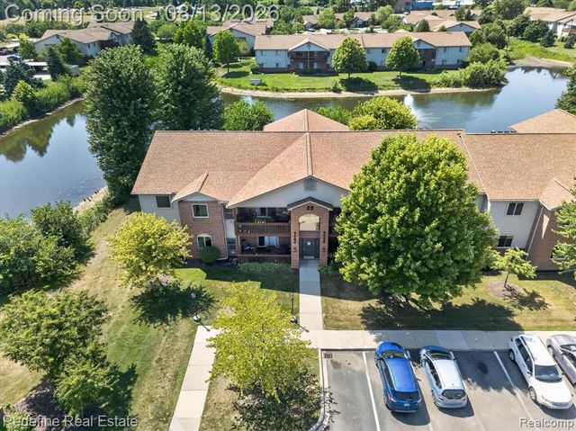 9696 Sawgrass Court 6, Belleville, MI 48111