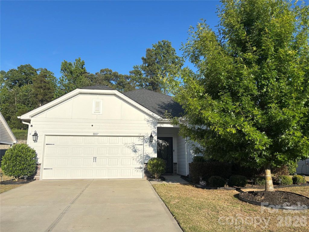 8807 Pennegrove Circle, Charlotte, NC 28214