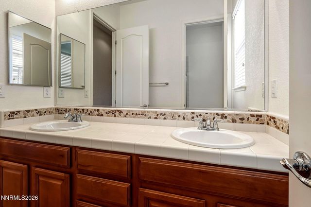 7055 Voyage Drive, Sparks, NV 89436