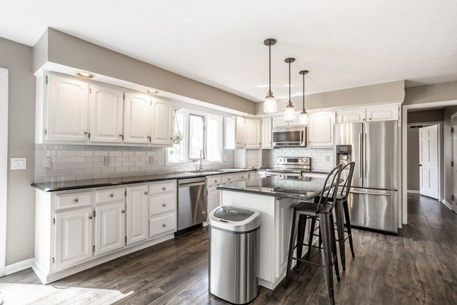 7370 Oakland Hills Circle, Indianapolis, IN 46236