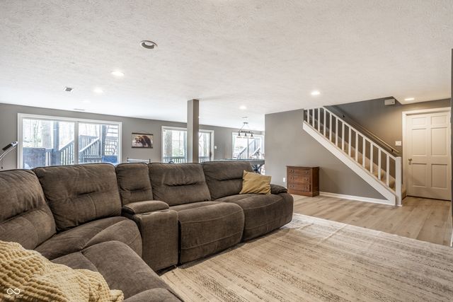 7370 Oakland Hills Circle, Indianapolis, IN 46236