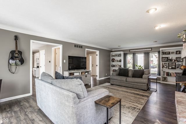 7370 Oakland Hills Circle, Indianapolis, IN 46236