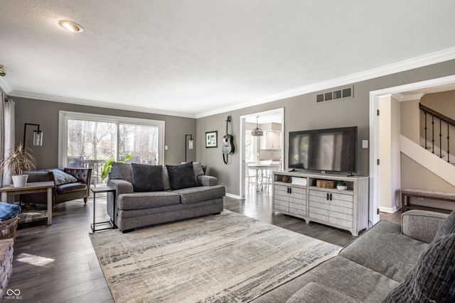 7370 Oakland Hills Circle, Indianapolis, IN 46236