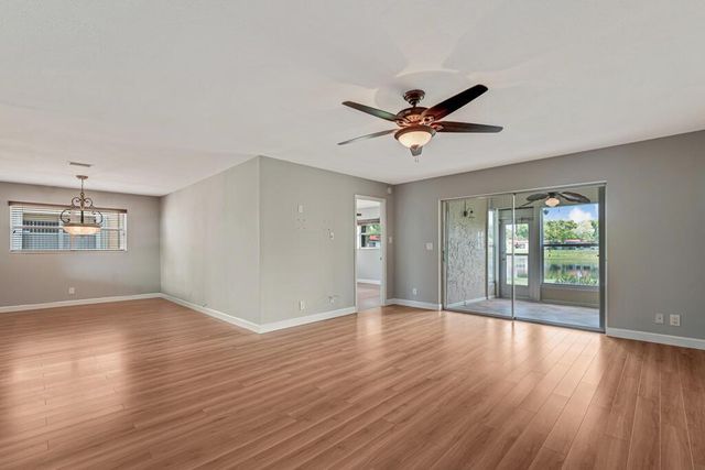 104 Lake Helen Drive, West Palm Beach, FL 33411