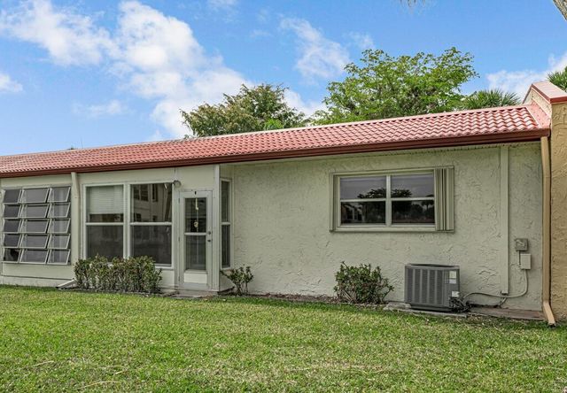 104 Lake Helen Drive, West Palm Beach, FL 33411