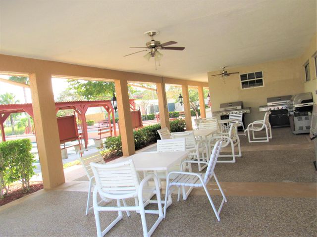 104 Lake Helen Drive, West Palm Beach, FL 33411