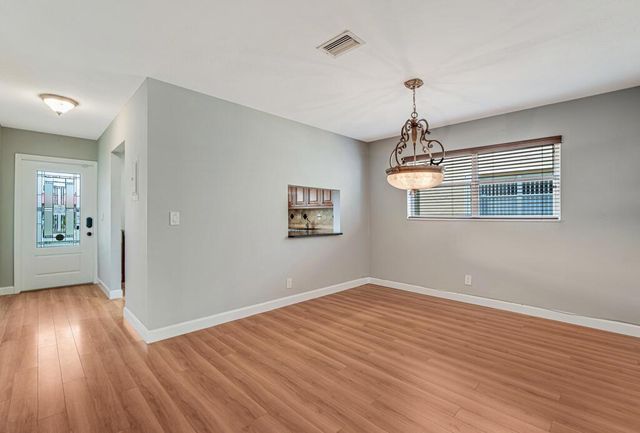 104 Lake Helen Drive, West Palm Beach, FL 33411