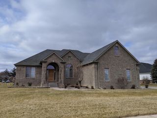 8199 Hunters Ridge Drive, Berlin Twp, MI 48166