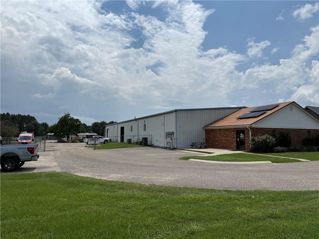 10554 County Road 64, Daphne, AL 36526 — exterior