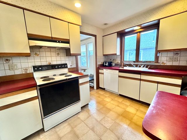 35 Flett Rd 35, Belmont, MA 02478