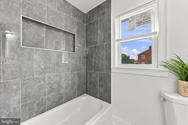 19 W MAIN ST, Christiana, DE 19702