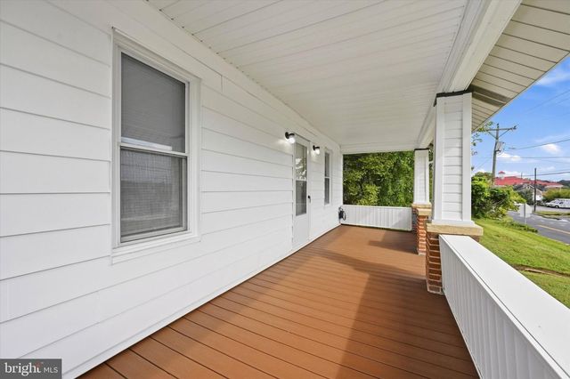 19 W MAIN ST, Christiana, DE 19702