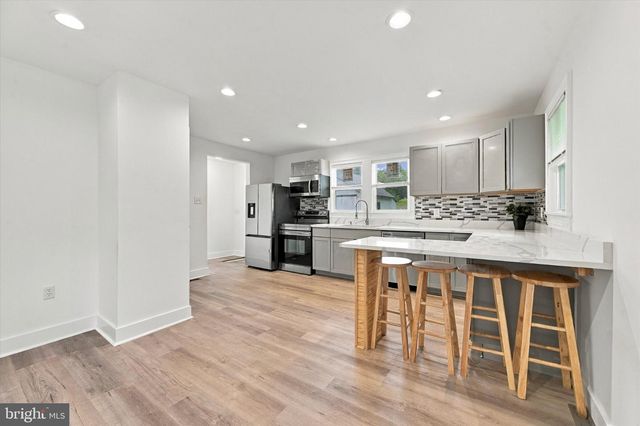 19 W MAIN ST, Christiana, DE 19702