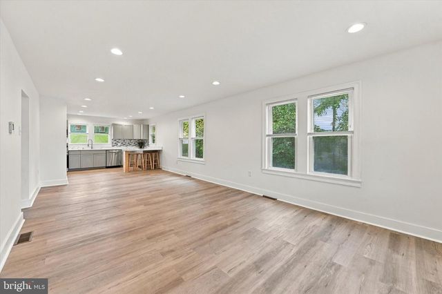 19 W MAIN ST, Christiana, DE 19702