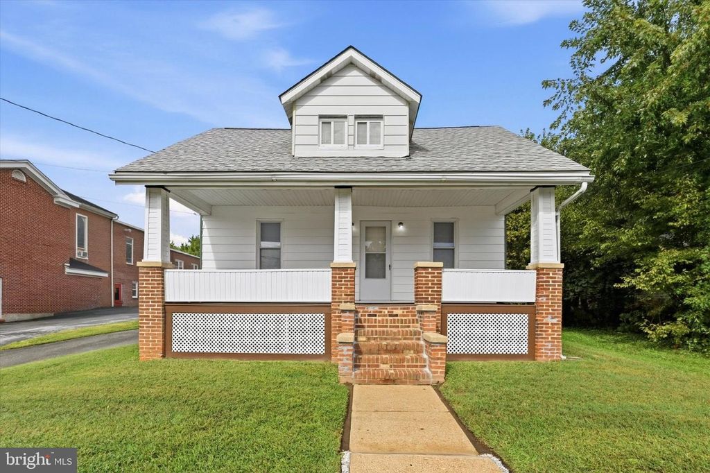 19 W MAIN ST, Christiana, DE 19702 — exterior
