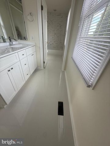 12549 ROCK RIDGE RD, Herndon, VA 20170