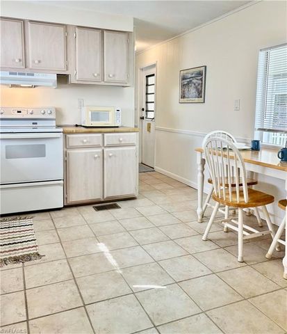 341 Shrub LN S, North Fort Myers, FL 33917