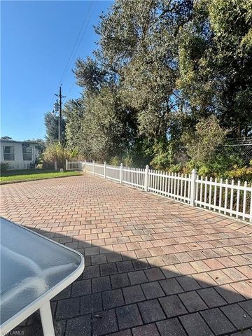 341 Shrub LN S, North Fort Myers, FL 33917