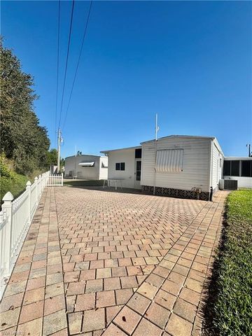 341 Shrub LN S, North Fort Myers, FL 33917