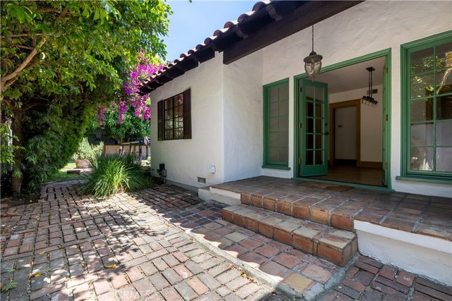 3754 Mountain View Avenue, Los Angeles, CA 90066